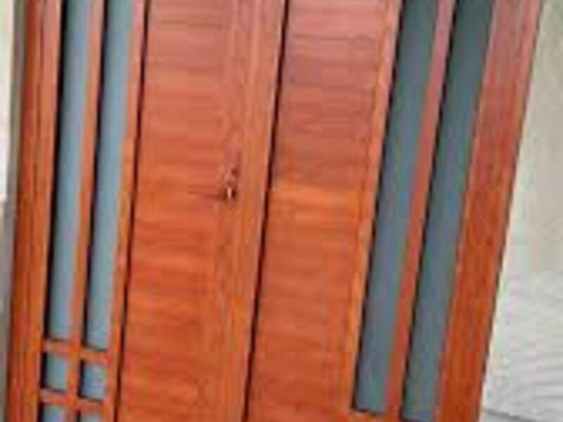 Puerta de madera La Paz
