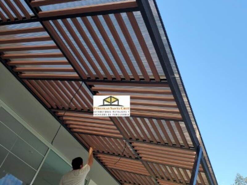 Fabricacion de jardines verticales - pH Bolivia  Construcción y  mantenimiento de piscinas en Santa Cruz de la Sierra
