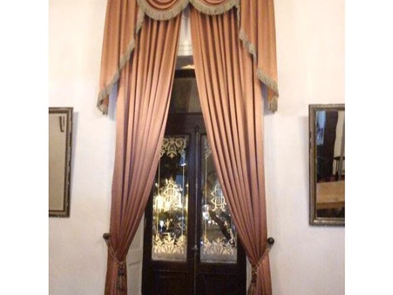 Cortina Salón Sucre