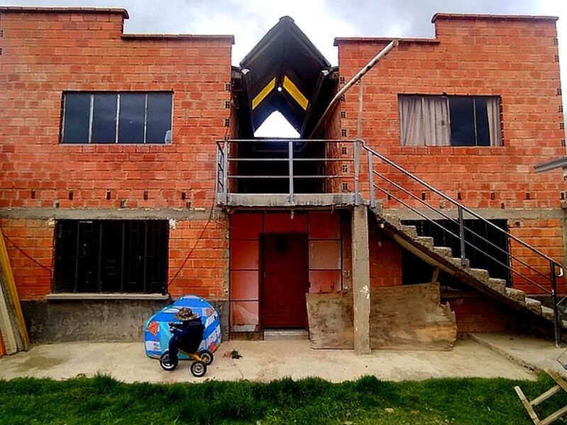 Venta casa A exterior 2 Bolivia