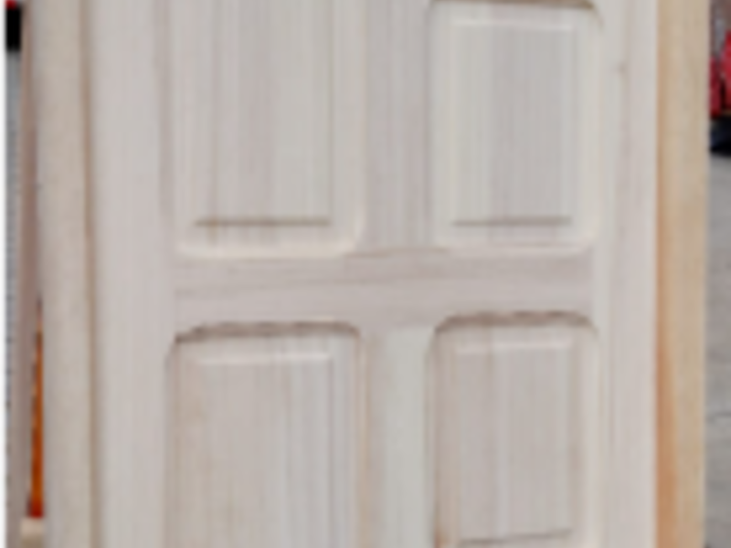 Puerta de Madera Blanco LA Paz