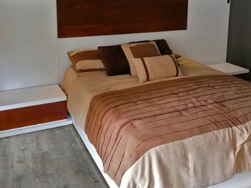  Cama Minimalista de Roble Bolivia