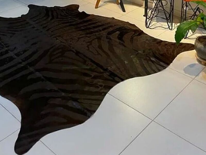 Alfombra de cuero a rayas Bolivia 