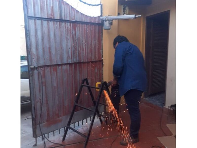 Servicio técnico portones automáticos Bolivia