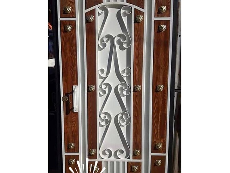 Puerta metal madera Bolivia