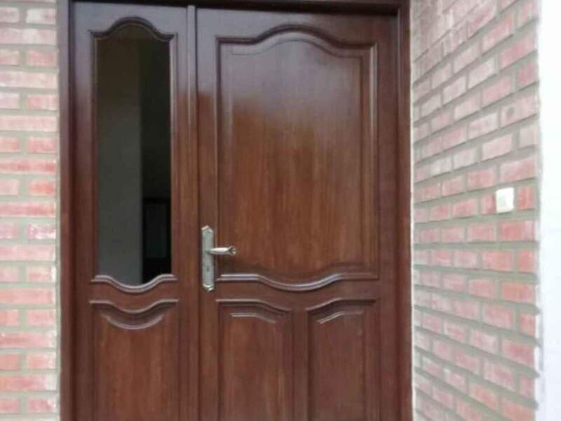 Puerta Madera Oscura Bolivia