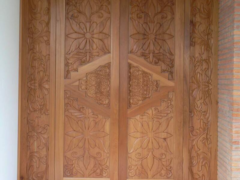 Puerta de madera eclsiastica Bolivia