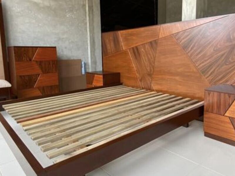 JUEGO DE DORMITORIO EN MADERA Bolivia II