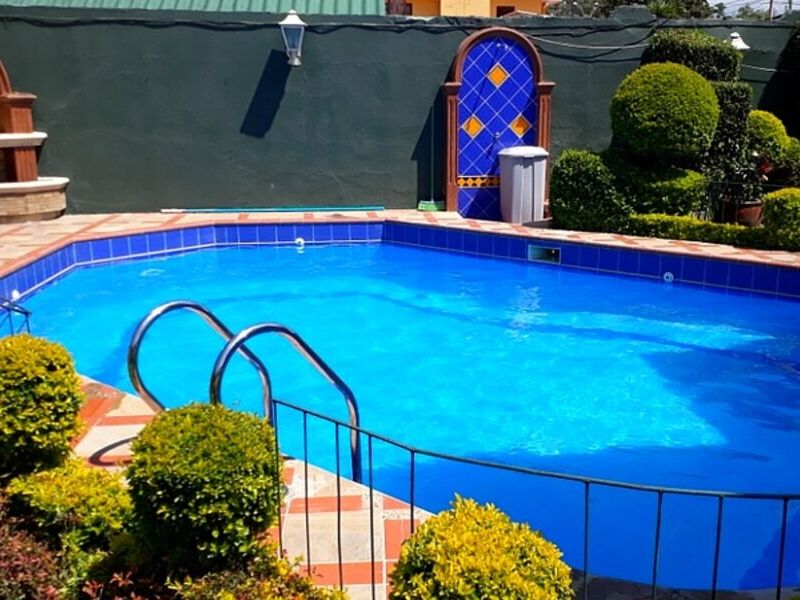 Mantenimiento piscina fría pequeña Bolivia