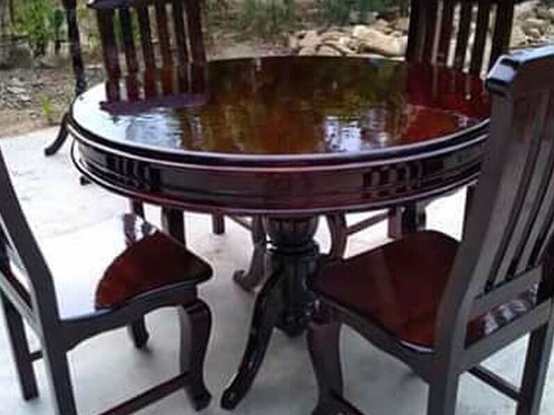 Comedor Redondo tono chocolate COCHABAMBA