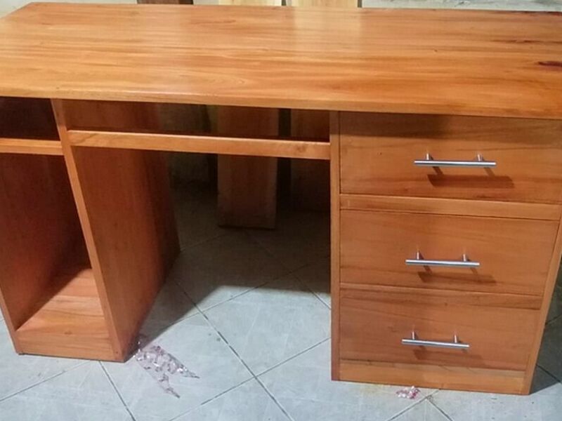 Escritorio madera cedro TRINIDAD