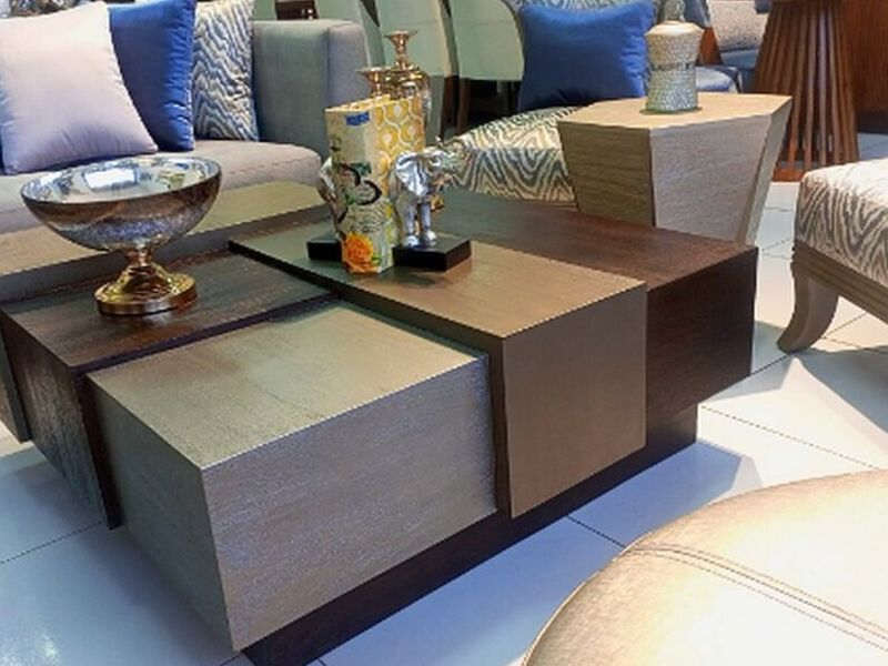 Mesa cuadrada para sala material madera