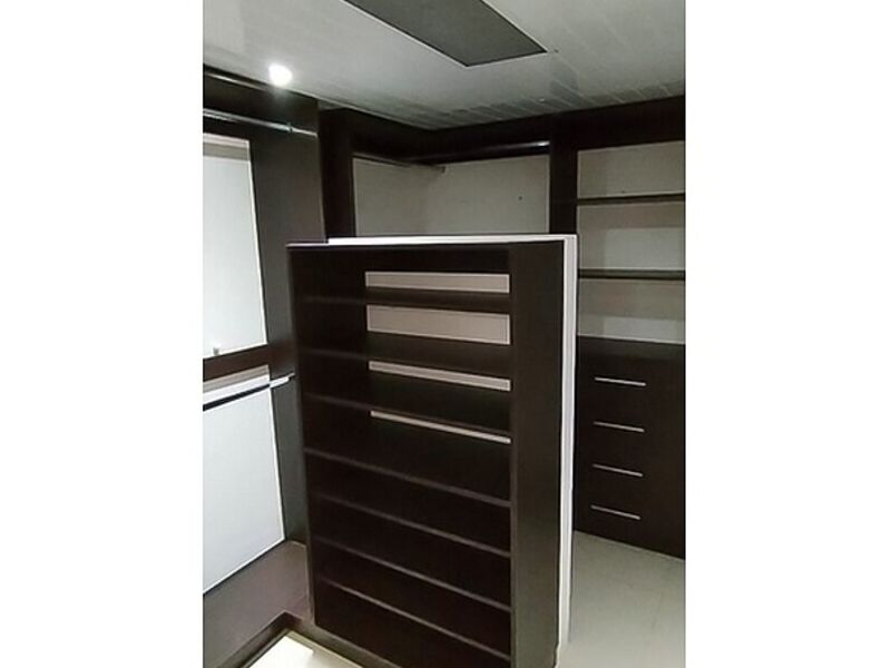 Walk in Closet tono Wengue Brasil LA PAZ