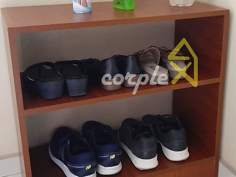 Zapatería estante pasillo COCHABAMBA
