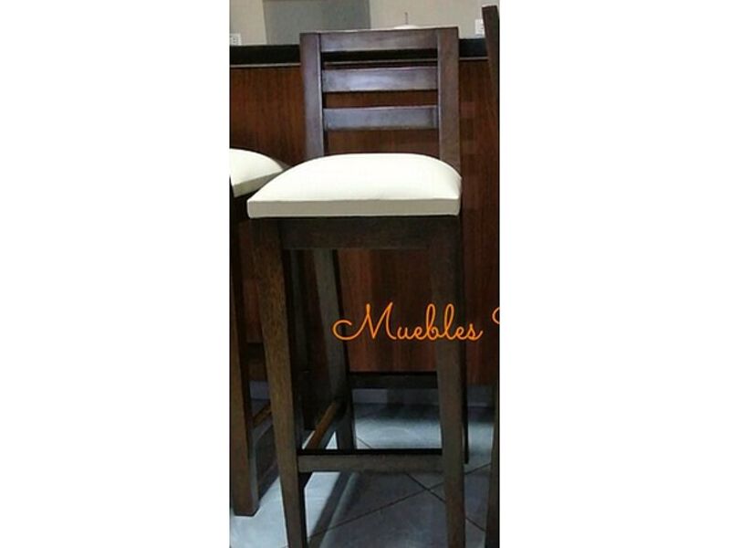 Taburete alto madera roble COCHABAMBA