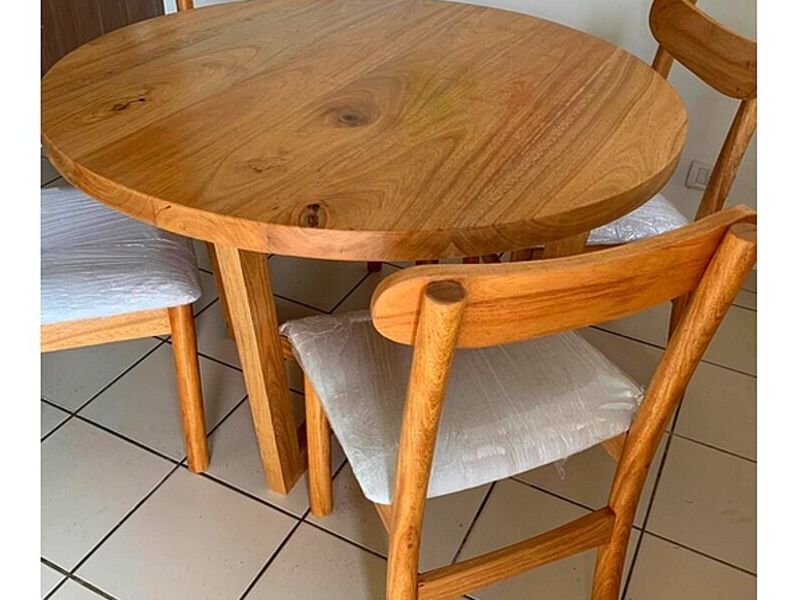Mesa-sillas madera roble COCHABAMBA