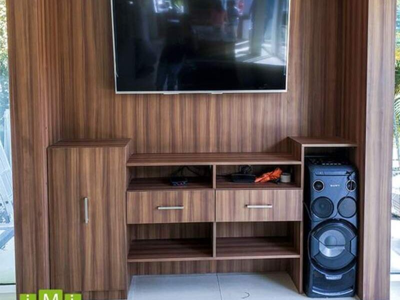 Mueble tv rayas Bolivia 