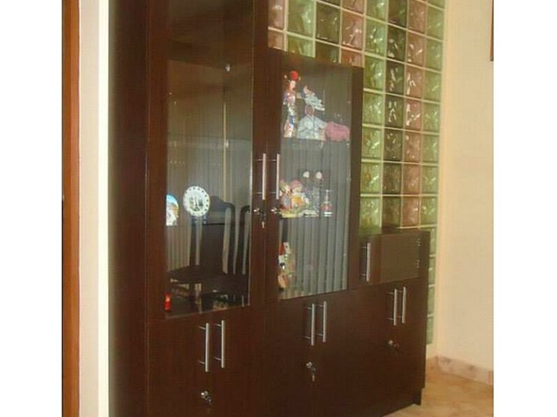 Estante vidriera COCHABAMBA