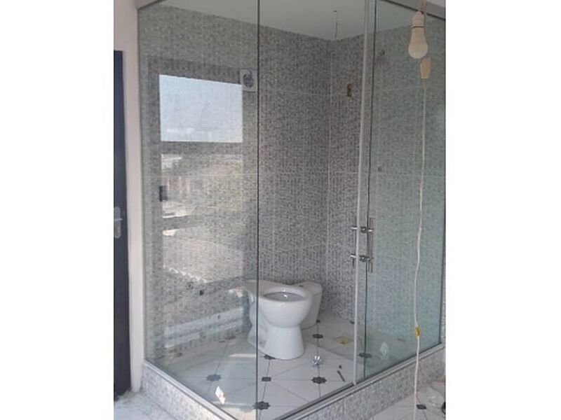 DIVISION DE BAÑO DE VIDRIO SANTA CRUZ BO