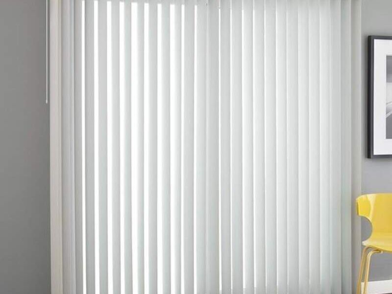 Persiana Vertical Blanca Sala Sucre