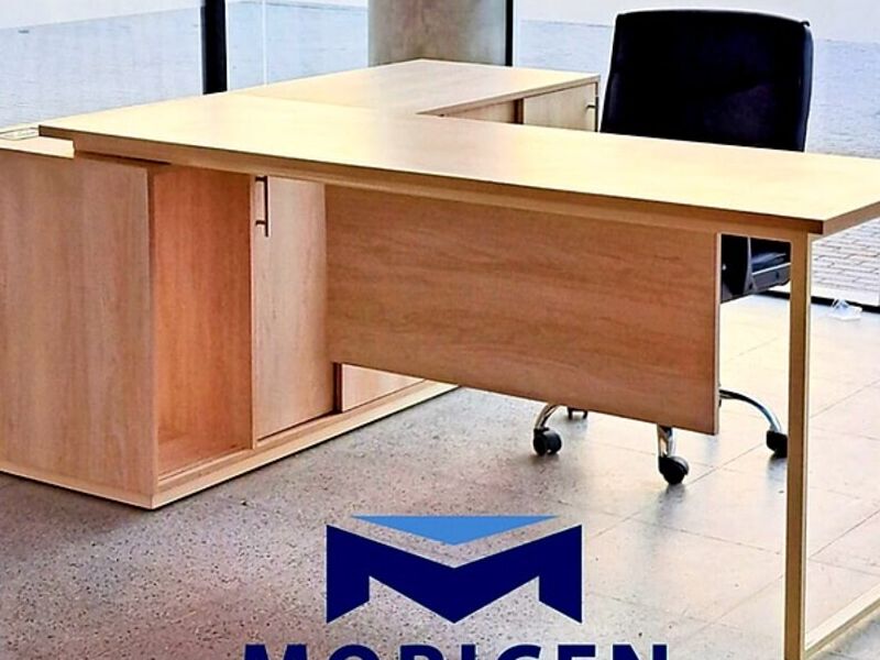 Esccritorio madera clara Bolivia