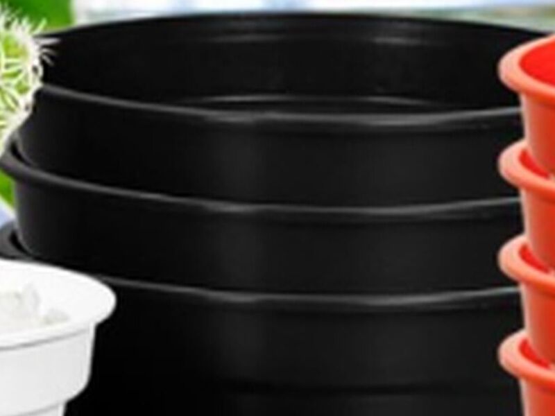 Maceta de plastico negro Bolivia