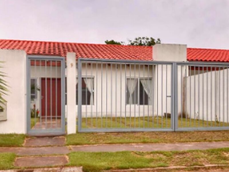 Inmobiliaria con rejas Bolivia