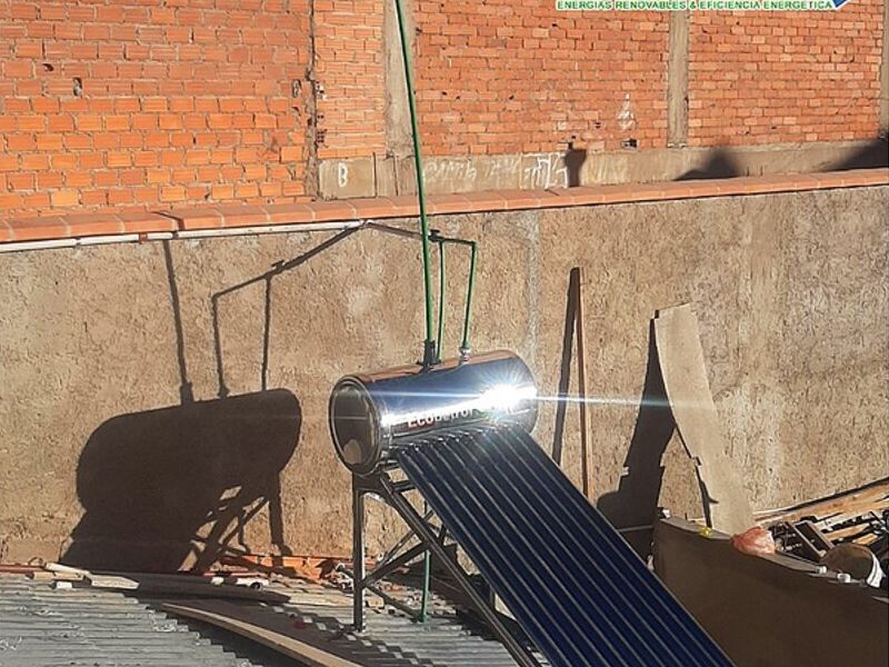 Instalación de sistema fotovoltaico Bolivia