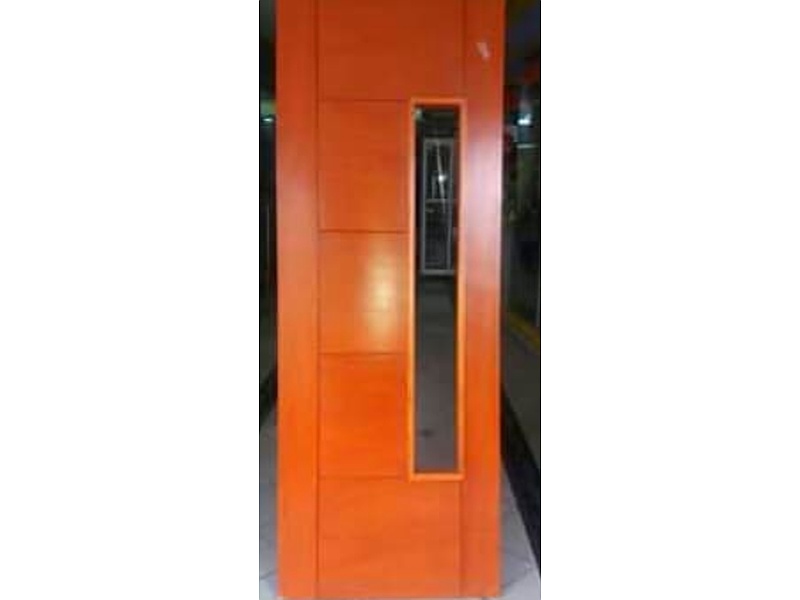 Puerta madera clara La Paz