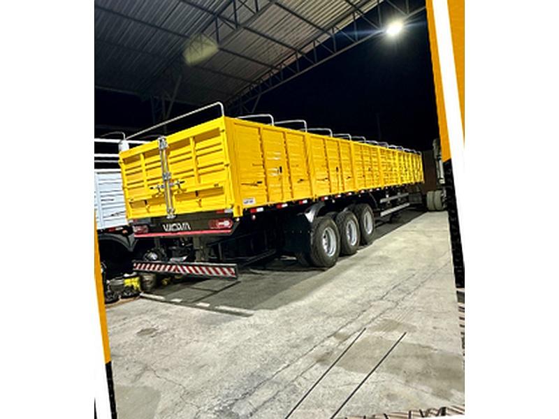 Remolque carga amarillo Cochabamba