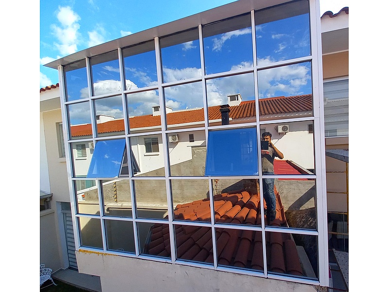 Ventana aluminio cuadrícula Santa Cruz