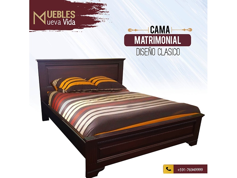 Cama de madera oscura vintage Bolivia