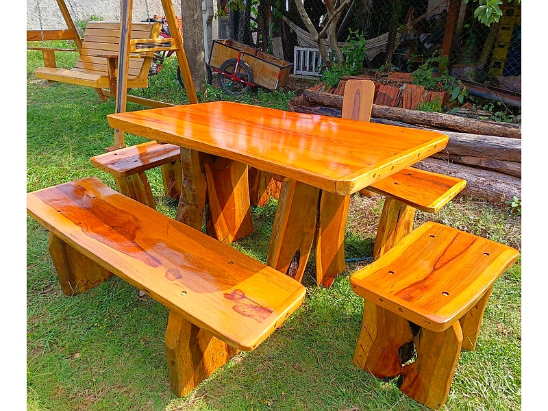 Comedor de madera exterior Bolivia