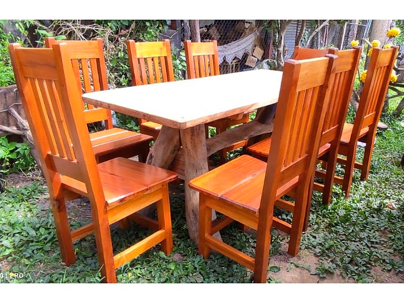 Sillas de madera simples Bolivia 
