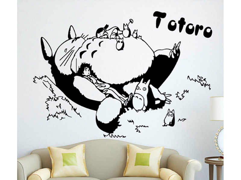 STICKER TOTORO ACOSTADO BOLIVIA