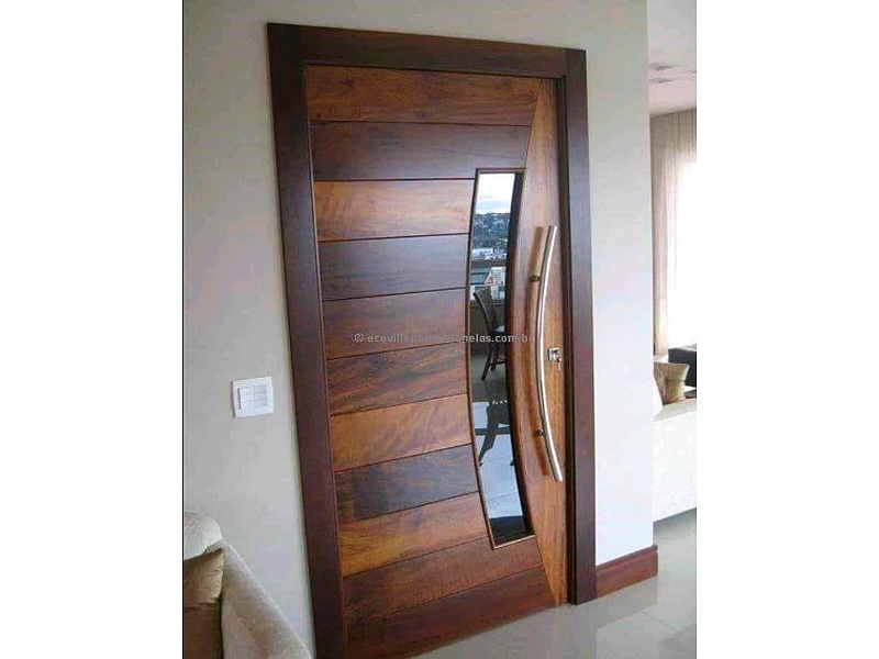 Puerta de madera con panel de vidrio decorativo La Paz