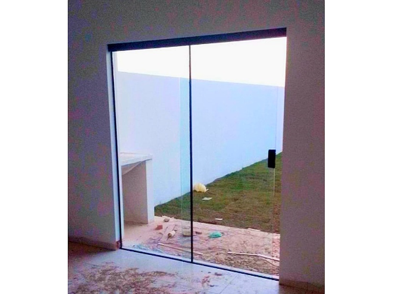 Puerta Corrediza en Vidrio Templado Bolivia
