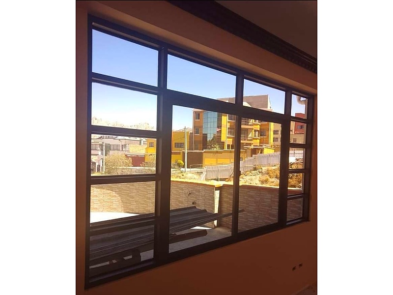 Ventana aluminio marrón LA Paz