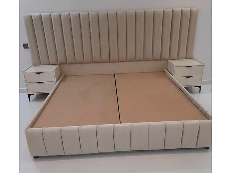 cama tapizada color beige La Paz Muebles ORION