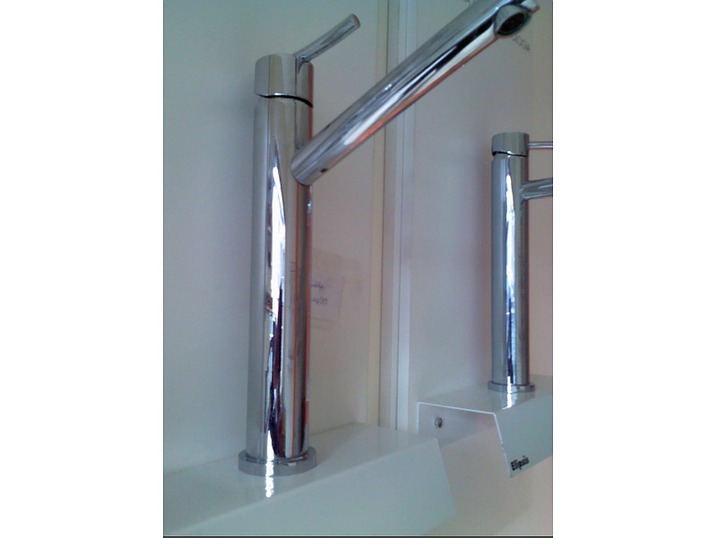 GRIFO DE COCINA CAÑO ANGULAR LA PAZ