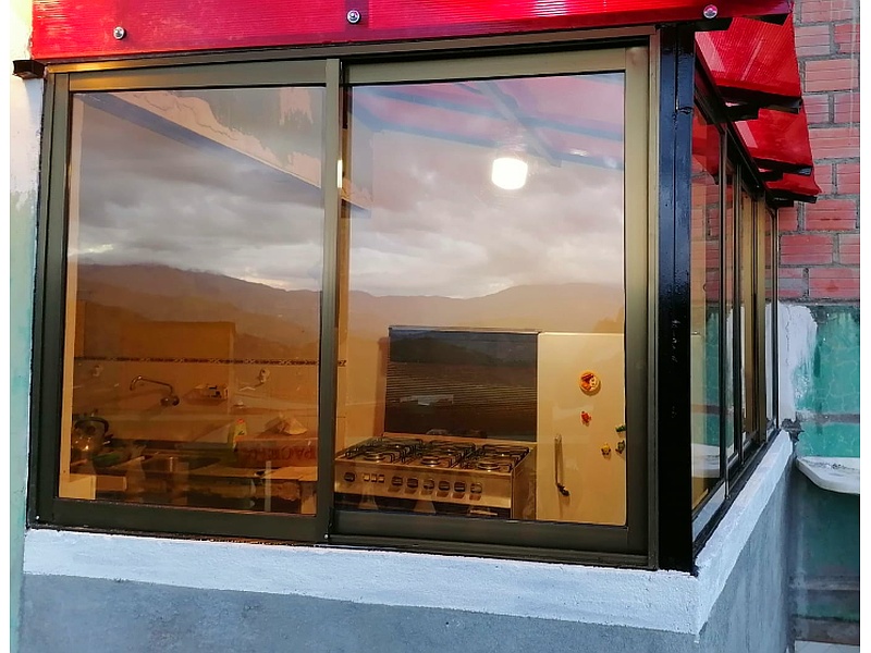 ventana cristal tintex La Paz Carpintería en Aluminio ALUMAR
