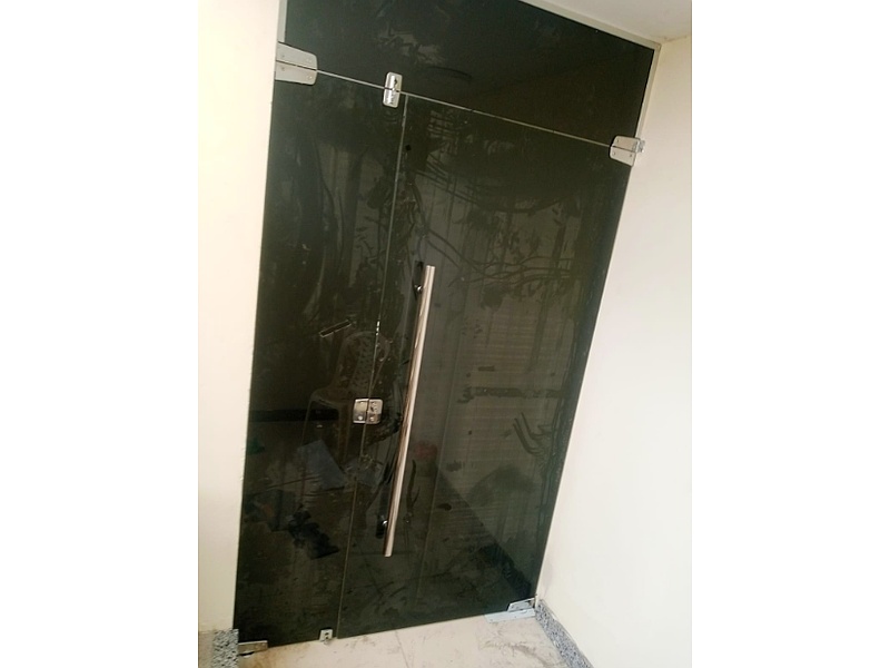 puerta cristal oscuro La Paz Carpintería en Aluminio ALUMAR