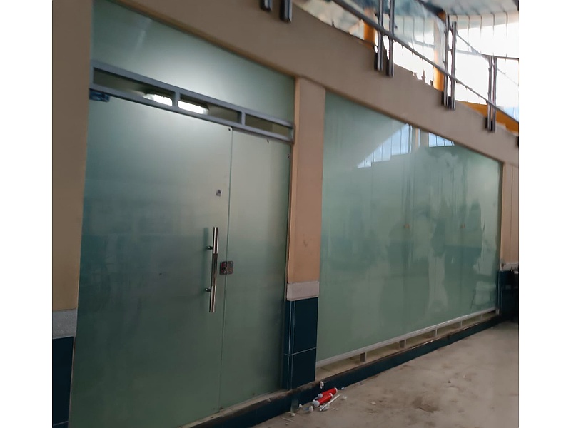 puerta cristal esmerilado La Paz Carpintería en Aluminio ALUMAR