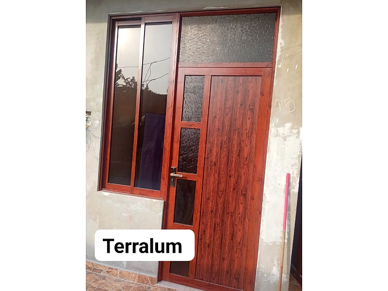 puerta aluminio tipo madera La Paz Carpinteria en Aluminio Terralum