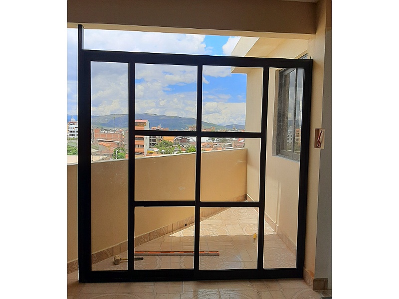 puerta de cristal para balcón Cochabamba Ingenieria Carpinteria S&M
