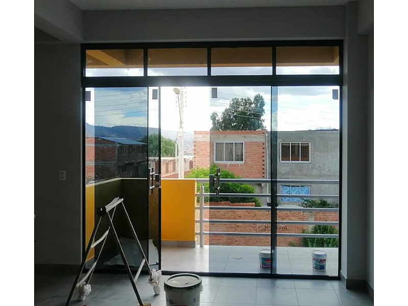 puerta abatible de cristal Cochabamba Carpinteria De Aluminio Antartik
