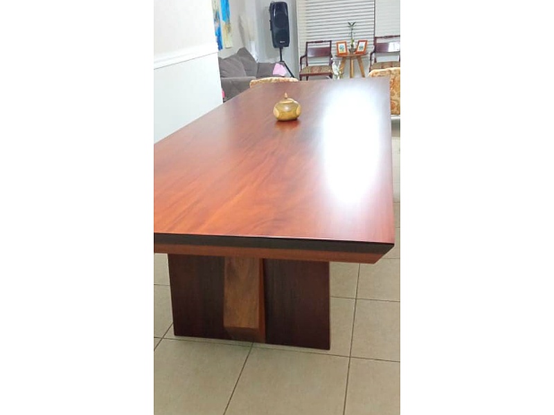 mesa de madera lacada Santa Cruz Carpinteria y Muebleria Maldonado