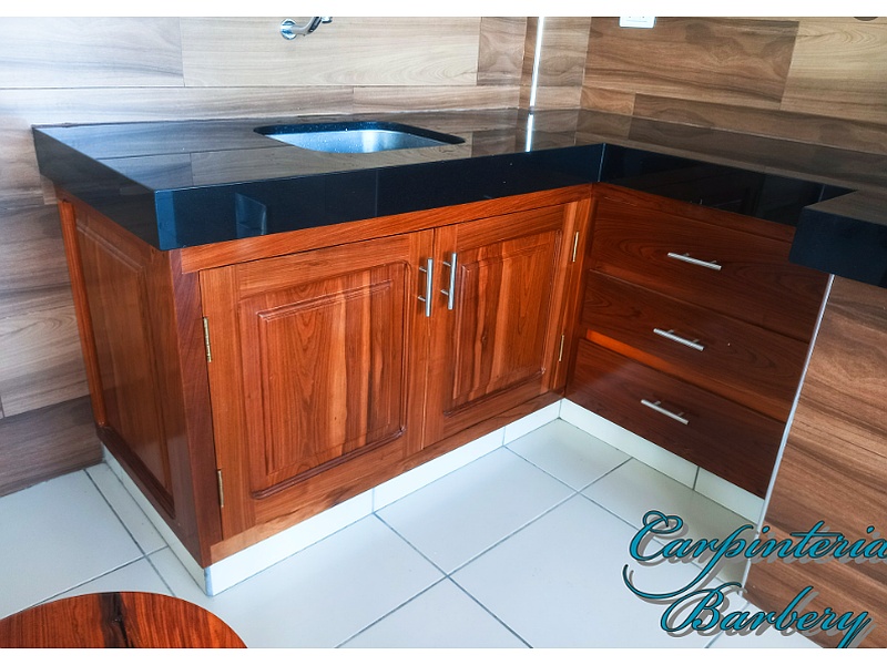 mueble de cocina madera Morado Santa Cruz Carpinteria Barbery