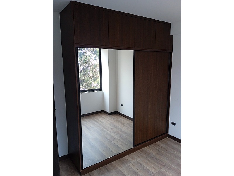 closet con espejo grande Cochabamba Muebleria Majestic Design