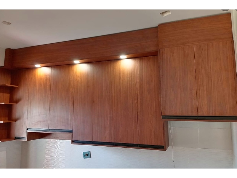 mueble alto de cocina con luz Cochabamba Muebleria Majestic Design